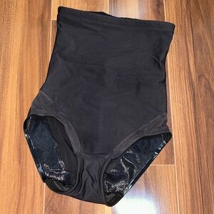 Medium Underscore 93677 body shaper tummy control black